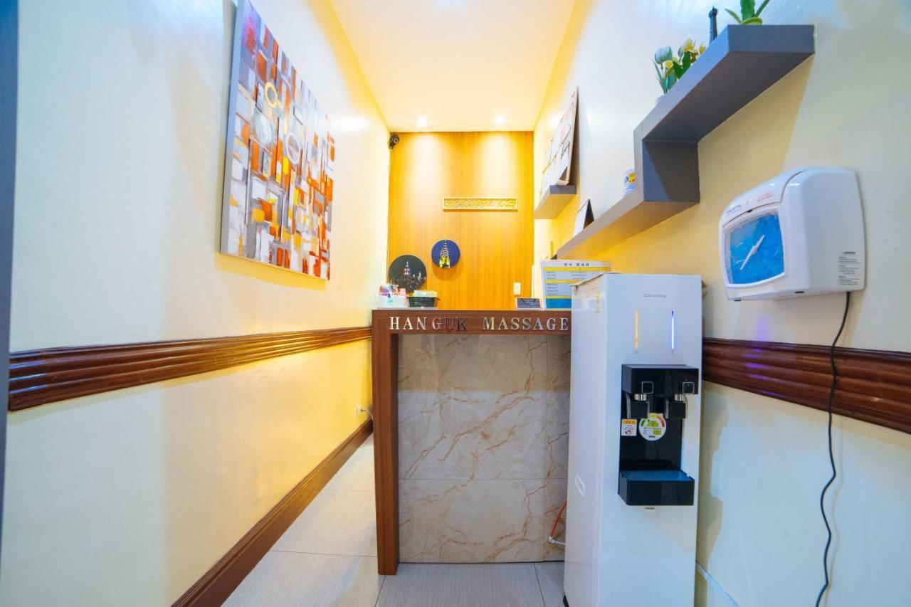 RedDoorz Premium @ Korea Town Angeles City Exterior foto