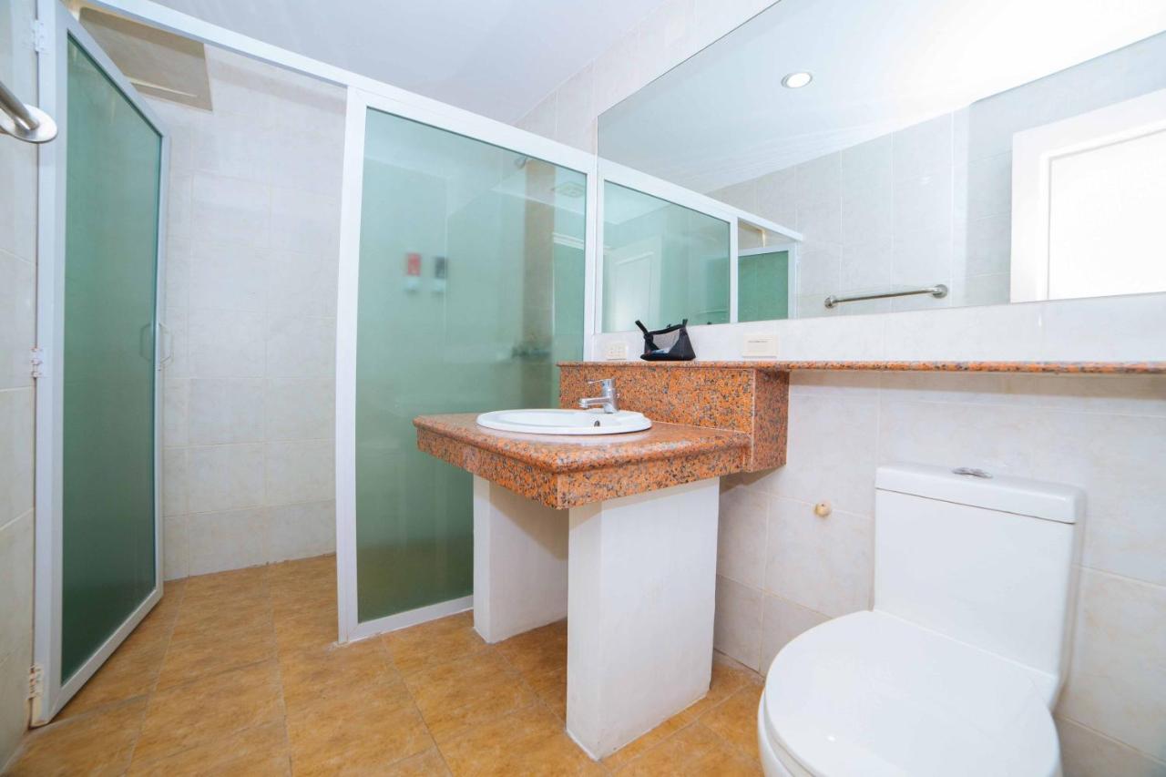 RedDoorz Premium @ Korea Town Angeles City Exterior foto