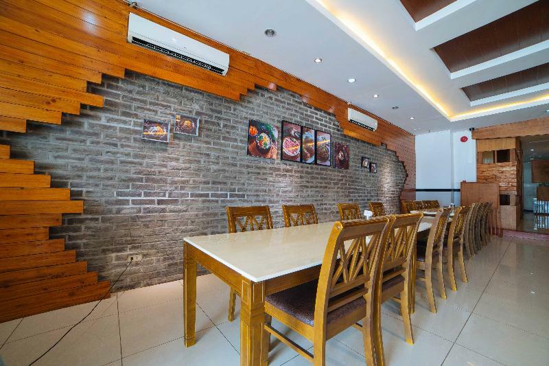 RedDoorz Premium @ Korea Town Angeles City Exterior foto